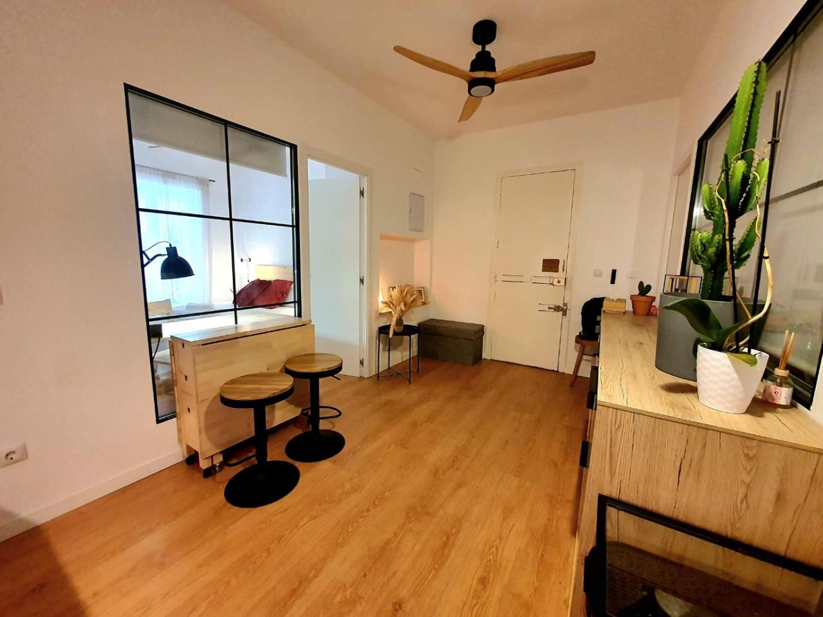 Rentadore Atocha Suites มาดริด ภายนอก รูปภาพ